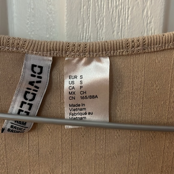 H&M crop top - Picture 3 of 3